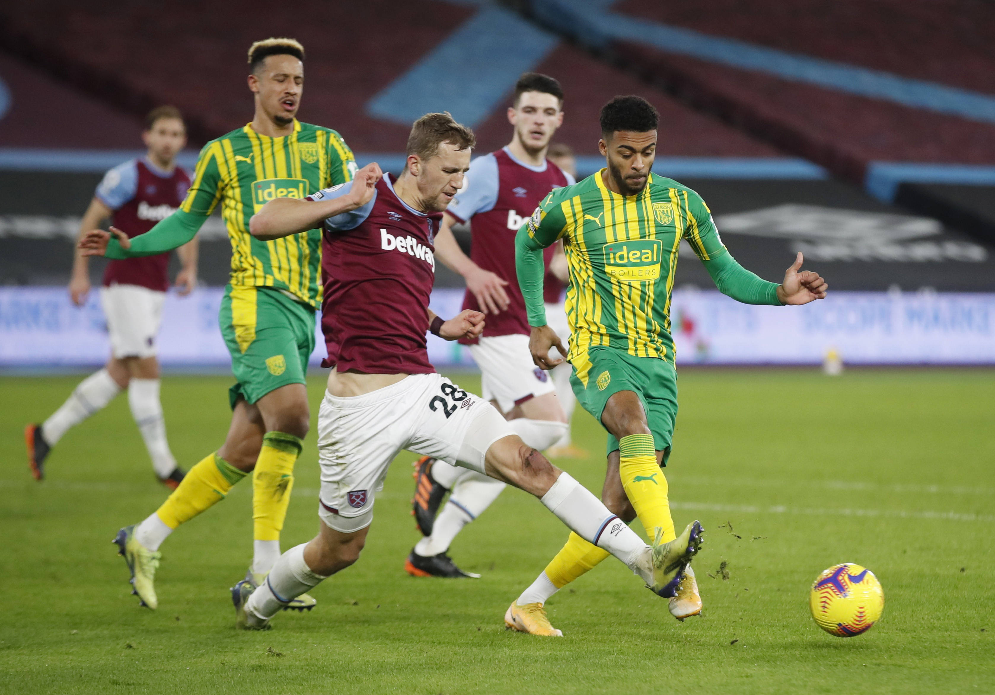 而在另一边 而在另一边